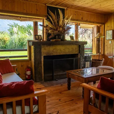 Acogedora Cabana De Madera Con Vista A La Montana Potrerillos Exterior foto